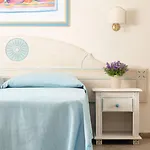 ホテル Marina Torre Navarrese 4*