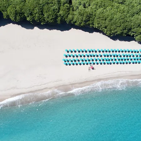 Marina Torre Navarrese ホテル 4*