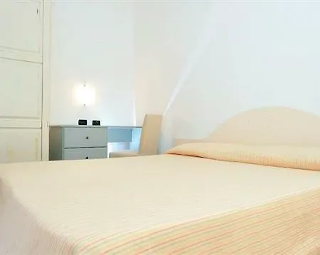 Hotel Marina Torre Navarrese 4*