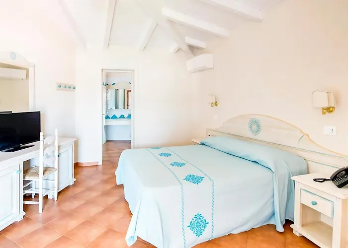 Marina Torre Navarrese 4*