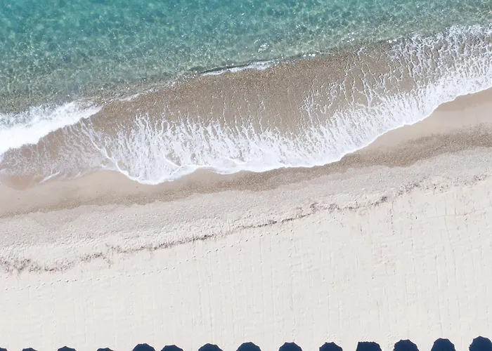 Ξενοδοχείο Marina Torre Navarrese 4*