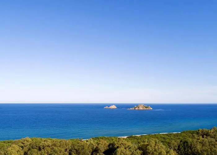 Ξενοδοχείο Marina Torre Navarrese 4*